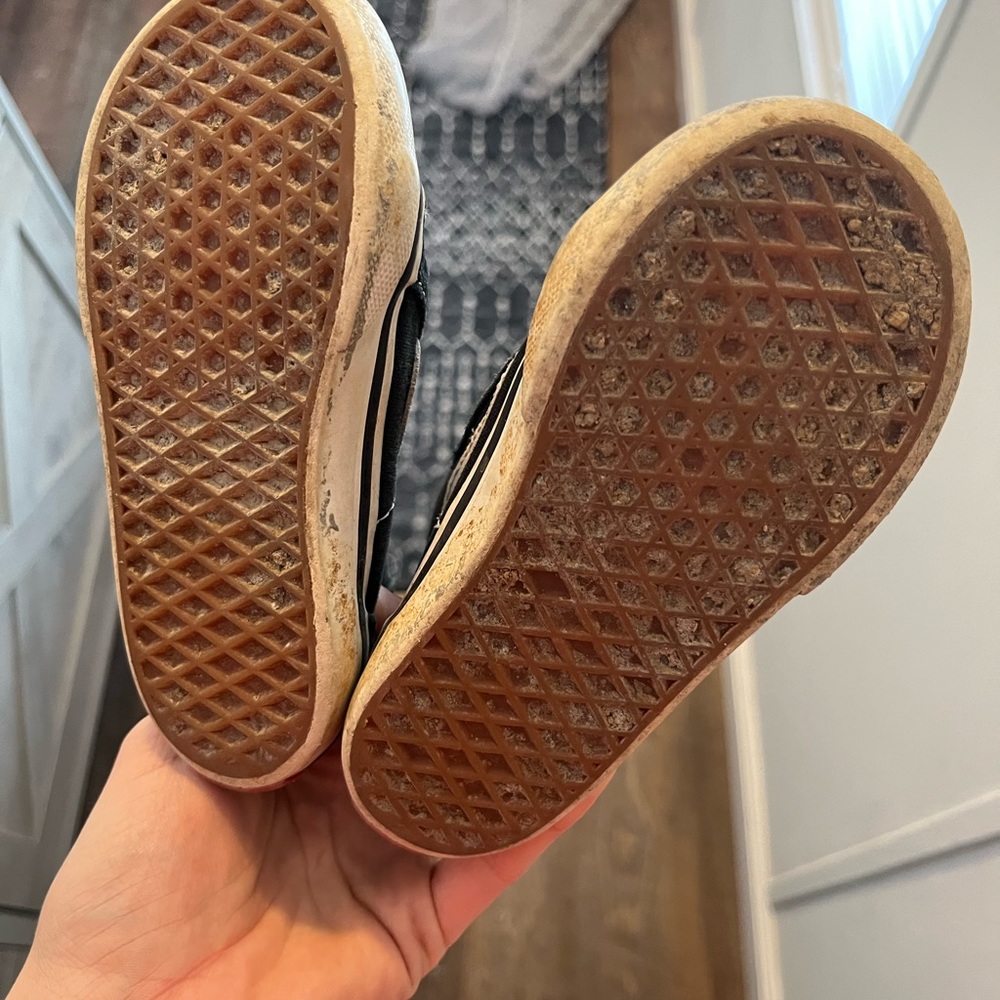 Vans - Picture 3 of 3